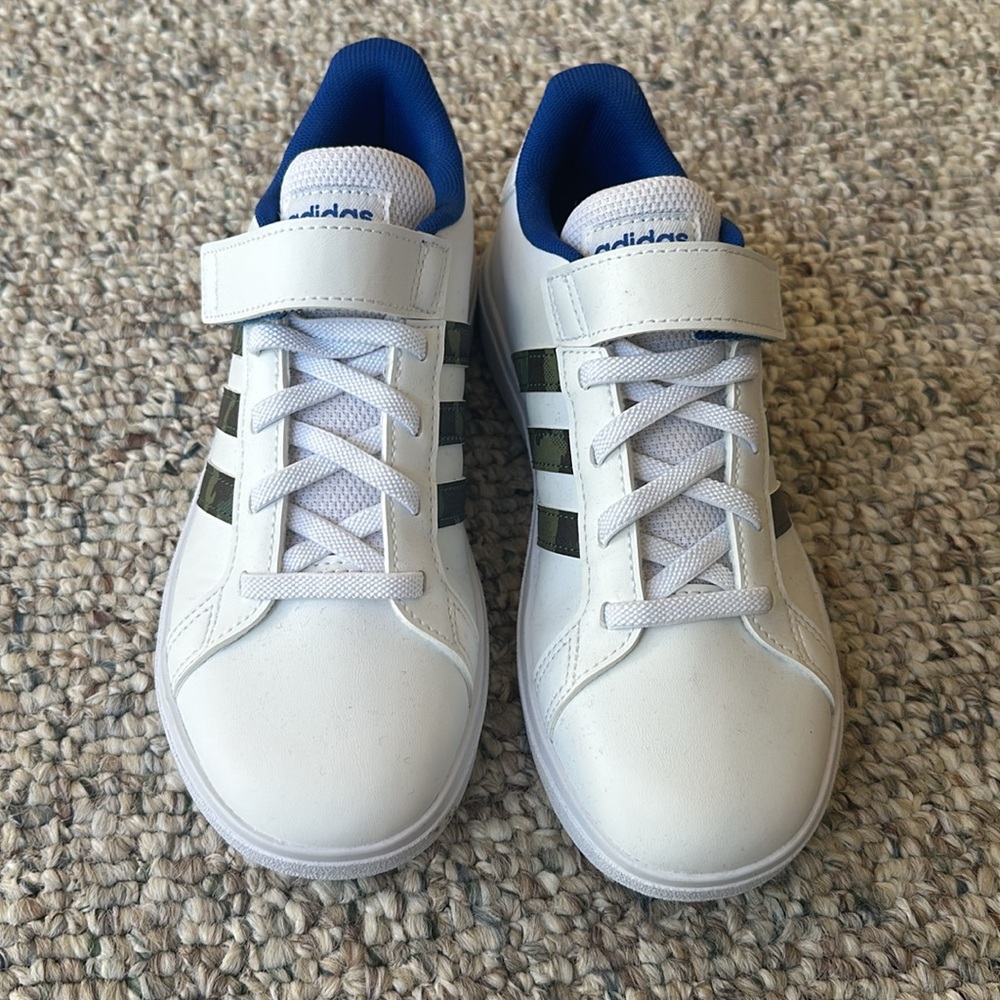 Adidas boys sz 2 lace free - Picture 2 of 7